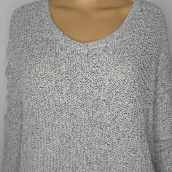 Brandy Melville Lance Pullover Sweater V Neck OS - Picture 2 of 6